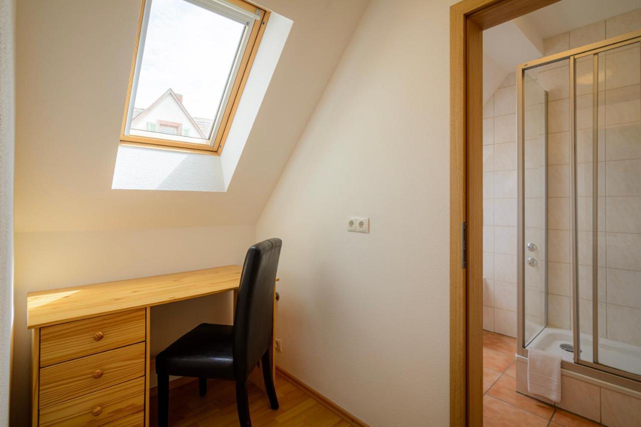 Hotel Zum Engel In Speyer - Roemerberg Berghausen  ภายนอก รูปภาพ