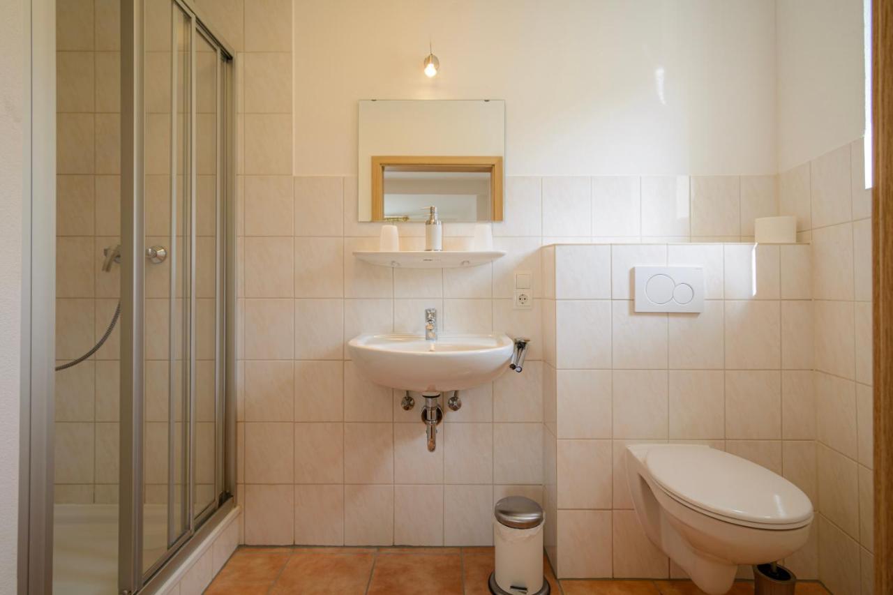 Hotel Zum Engel In Speyer - Roemerberg Berghausen  ภายนอก รูปภาพ