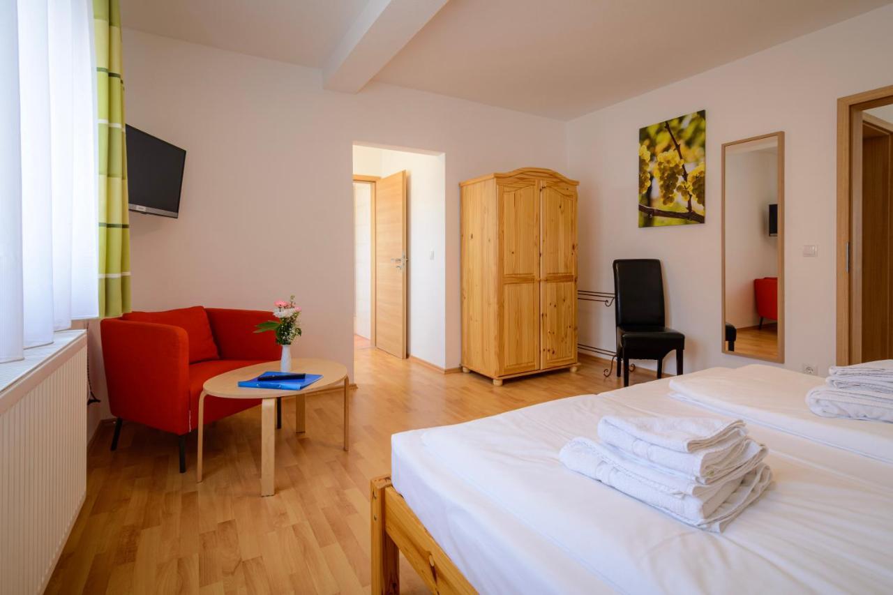 Hotel Zum Engel In Speyer - Roemerberg Berghausen  ภายนอก รูปภาพ