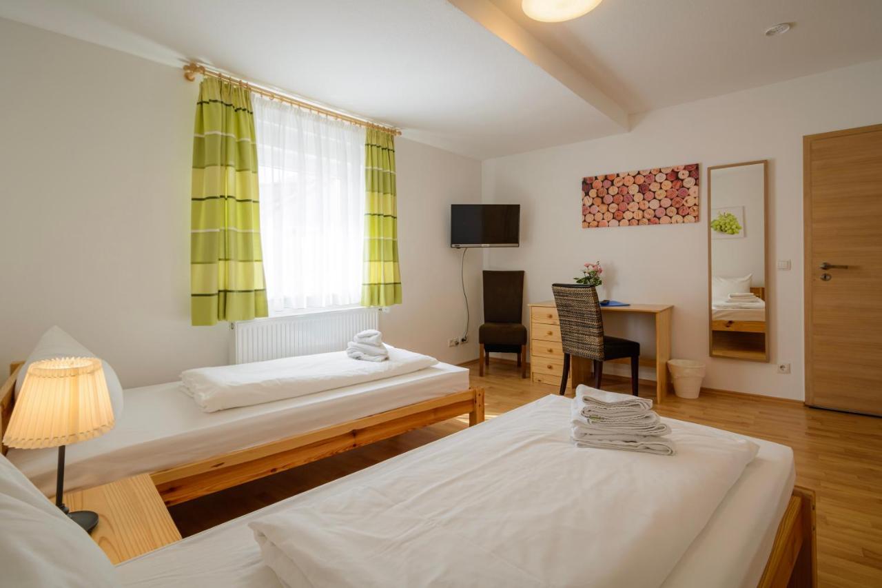 Hotel Zum Engel In Speyer - Roemerberg Berghausen  ภายนอก รูปภาพ