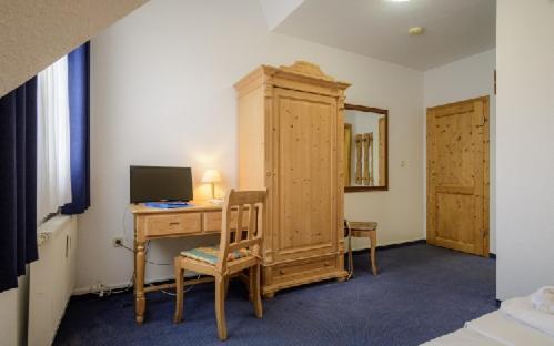 Hotel Zum Engel In Speyer - Roemerberg Berghausen  ภายนอก รูปภาพ